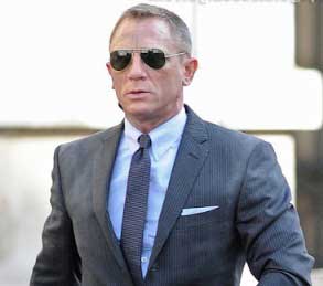 What Sunglasses Does Daniel Craig Wear in SkyFall? | Sunglasses and ...
