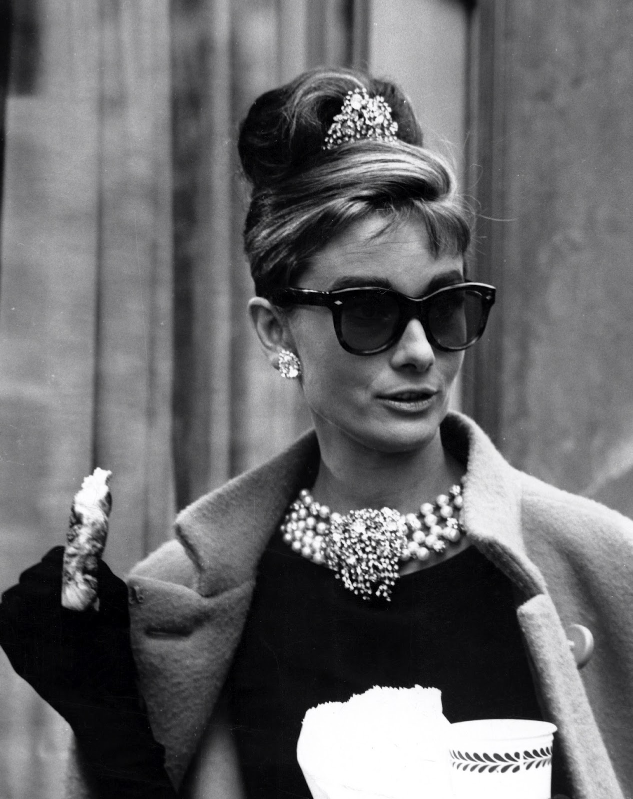 What Sunglasses is Audrey Hepburn Wearing in Breakfast at Tiffany's ...